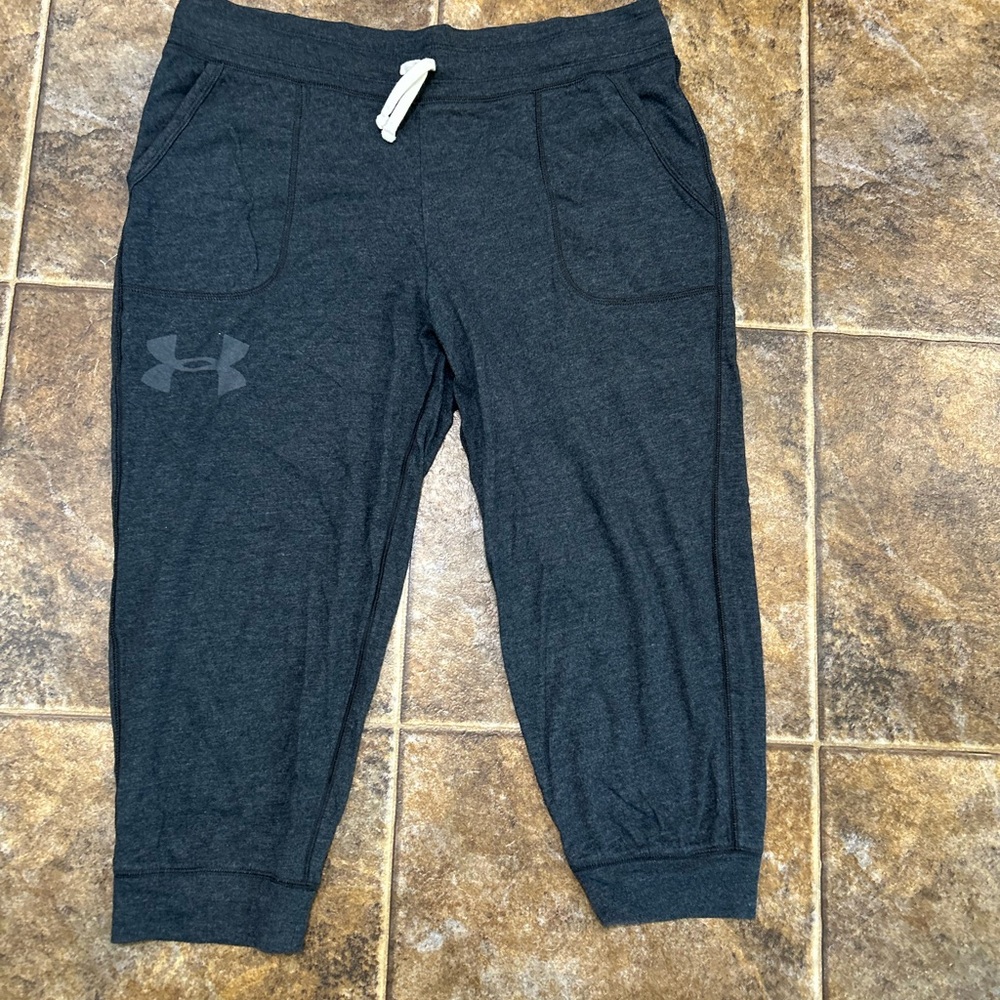 UA Under Armour Womens Cropped Jogger Leggings
Casual Large GUC